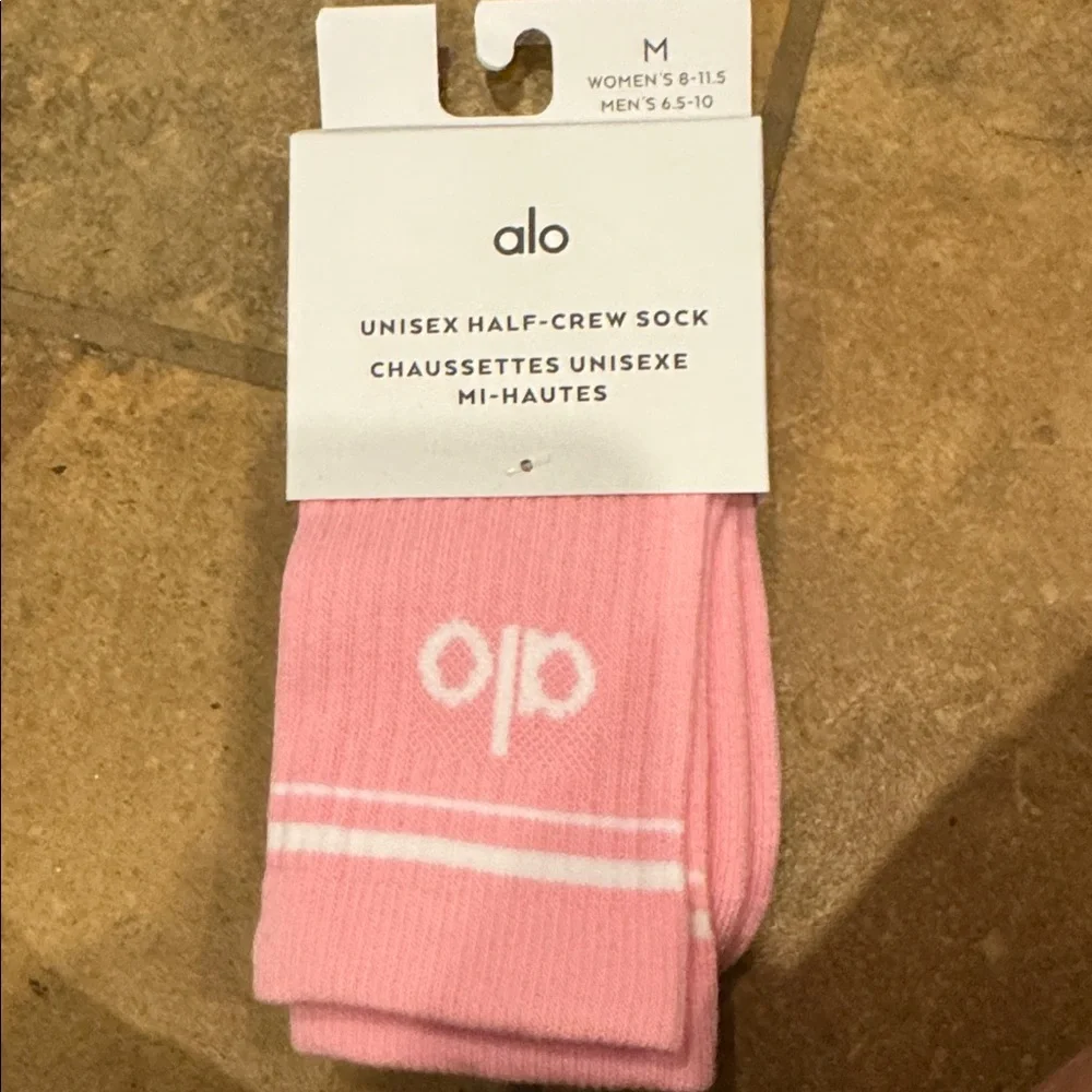 NWT Alo Yoga Unisex Half-Crew Sock